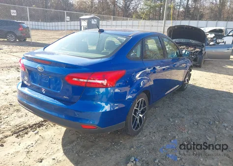 2018 Ford Focus Sel z USA, uszkodzony, nr VIN 1FADP3H28JL238222